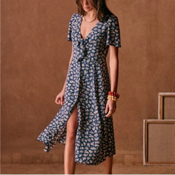 Sezane Dresses & Skirts - Sezane Ophelia Midi Dress in Cara Print